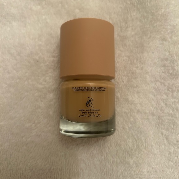 Make up for ever HD Skin foundation - Picture 2 of 3